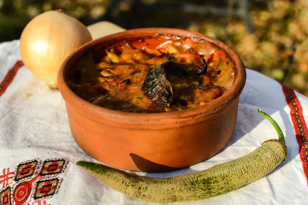 What is North Macedonia traditional food?