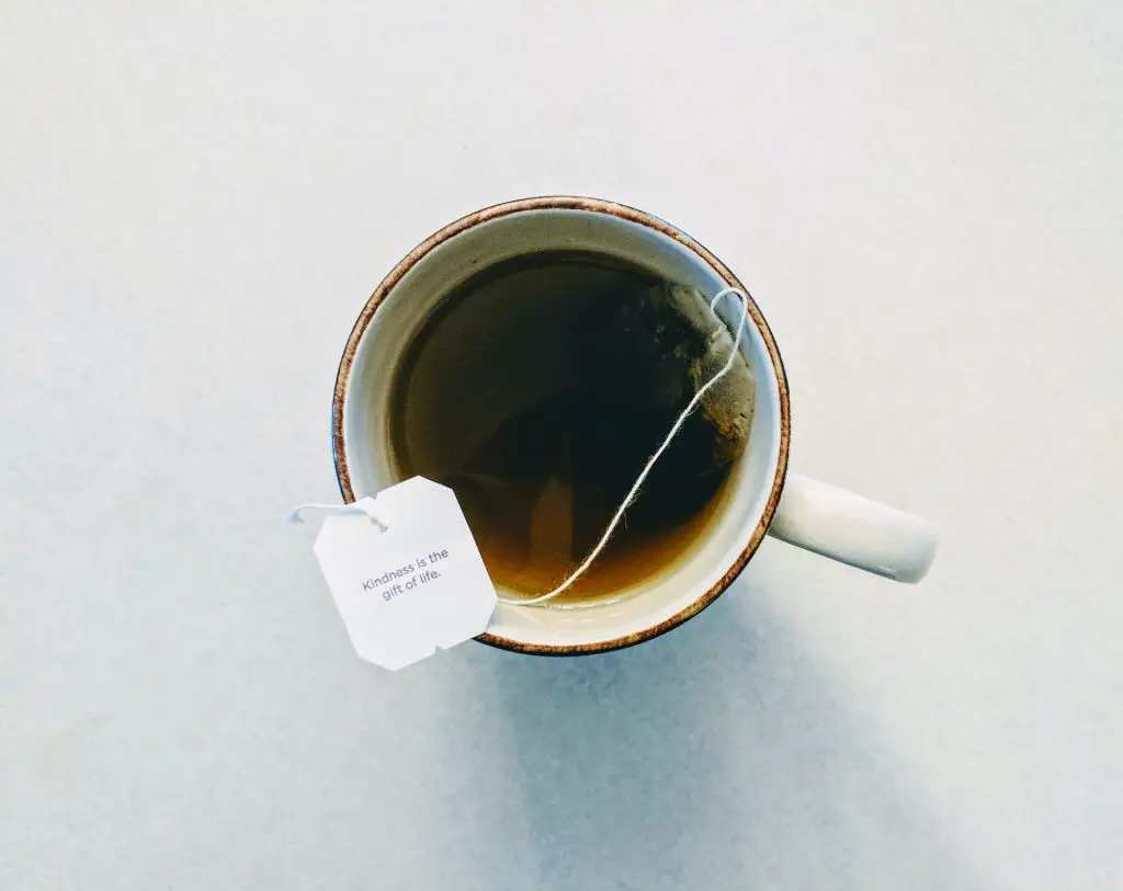 How to Make Tea with Tea Leaves or Tea Bags
