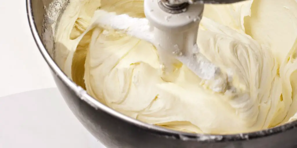 How to Thicken Cream Cheese Frosting