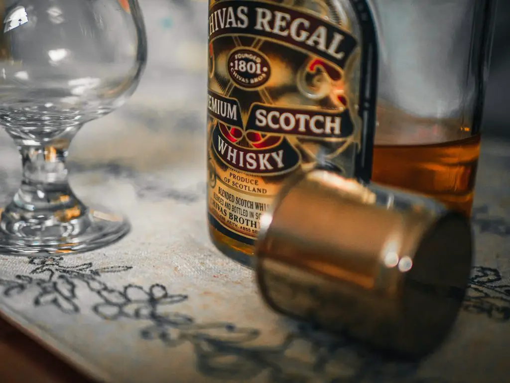 The 5 Best Peaty Scotches to Drink
