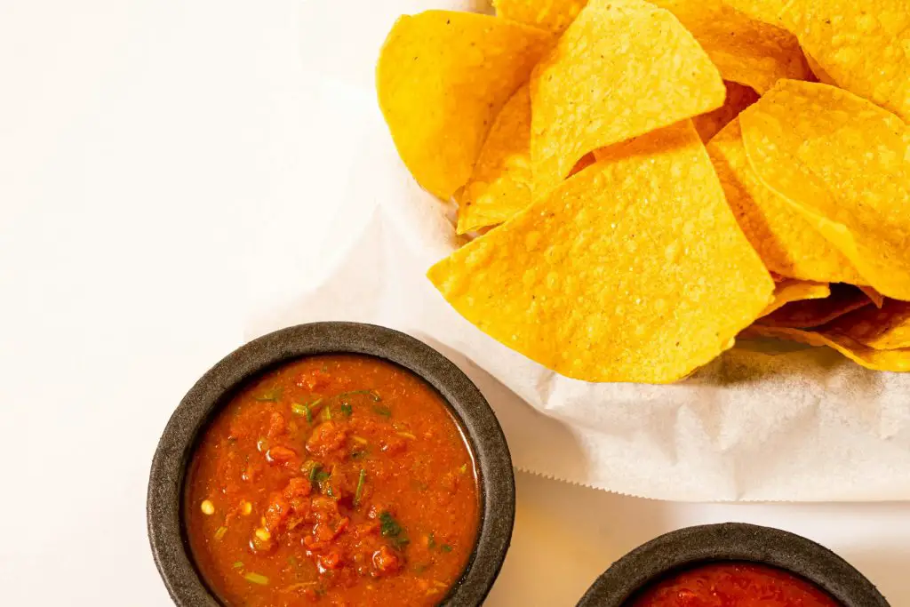What is the difference between fresh salsa and pico de gallo?