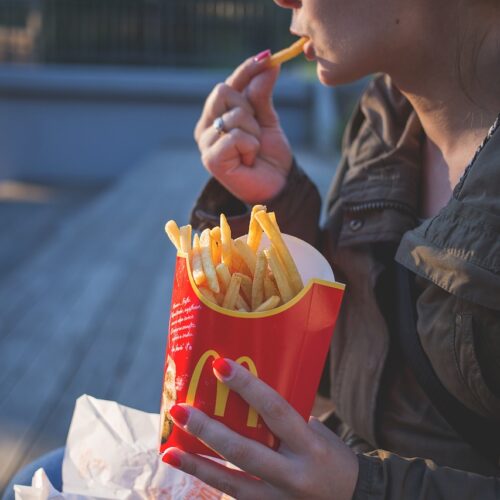 How to Avoid the Temptation to Eat Unhealthy Foods