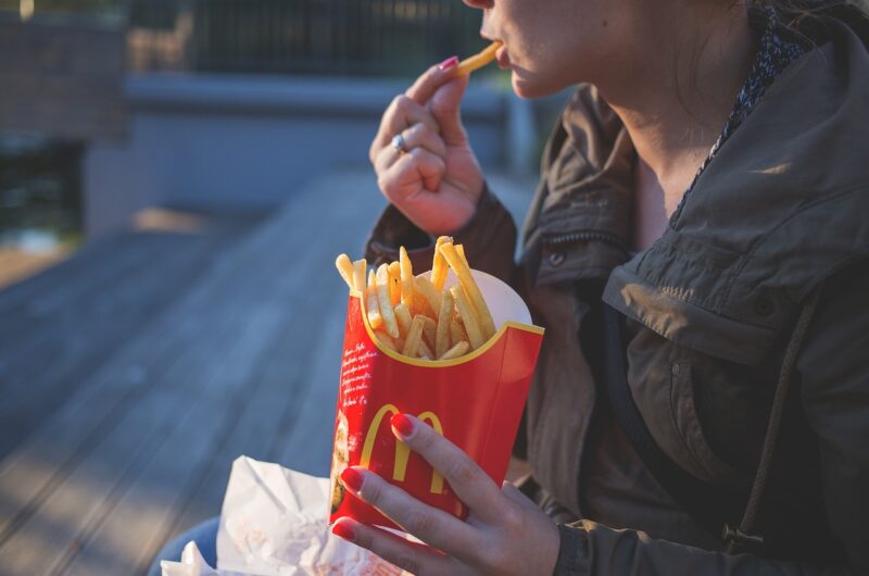 How to Avoid the Temptation to Eat Unhealthy Foods