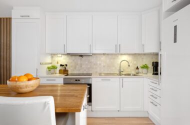 How to Build a Bench Seat for Your Kitchen Table