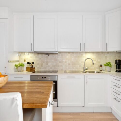 How to Build a Bench Seat for Your Kitchen Table