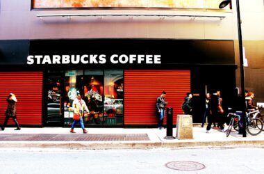 why does starbucks coffee taste burnt