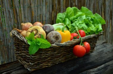 Raw vs. Cooked: Which veggies are more nutritious?