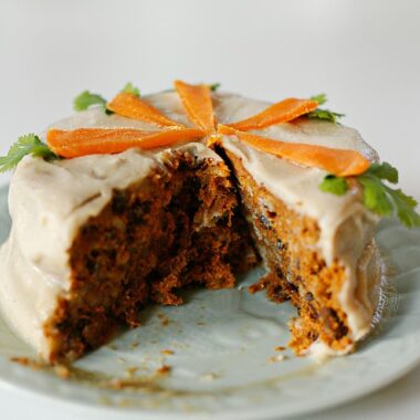 The Ultimate Guide to a Raw Vegan Carrot Cake Recipe