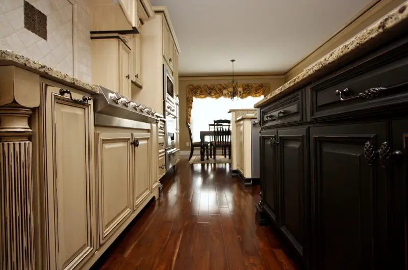 How to Clean Sticky Grease Off Kitchen Cabinets: A Comprehensive Guide