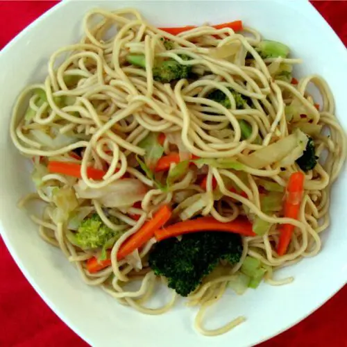 Chow Mein vs. Lo Mein: A Deep Dive into Two Iconic Chinese-American Noodle Dishes