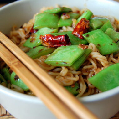 Dan Dan Noodles: A Spicy Sichuan Culinary Masterpiece 18 Dan Dan Noodles: A Spicy Sichuan Culinary Masterpiece
