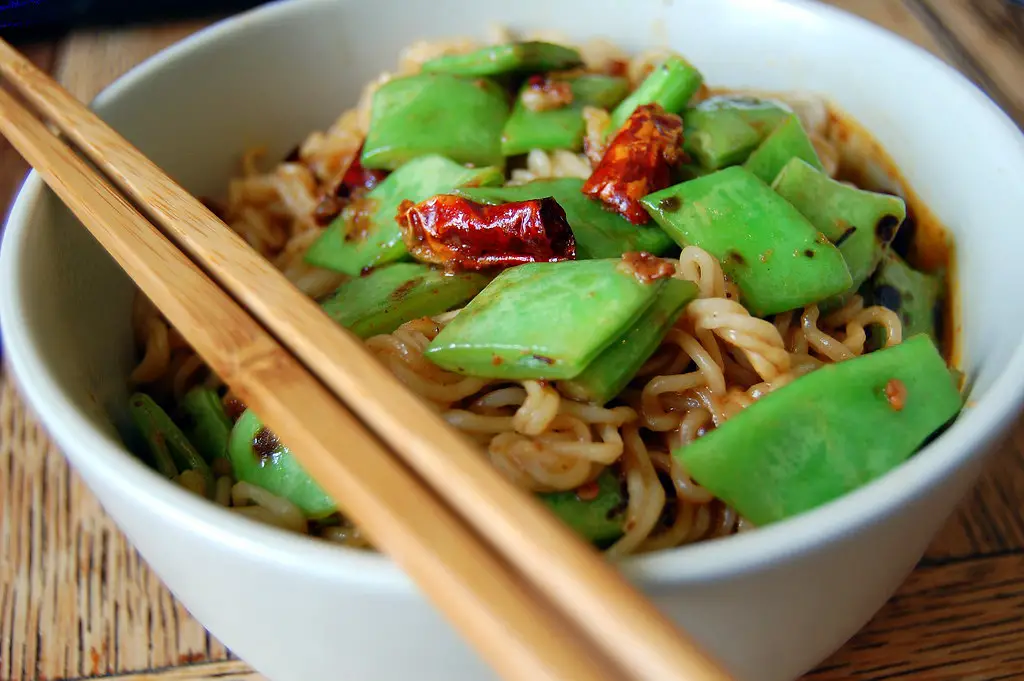 Dan Dan Noodles: A Spicy Sichuan Culinary Masterpiece